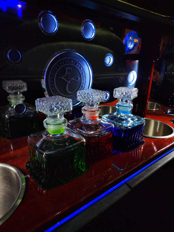 interior bar in sioux falls limousine