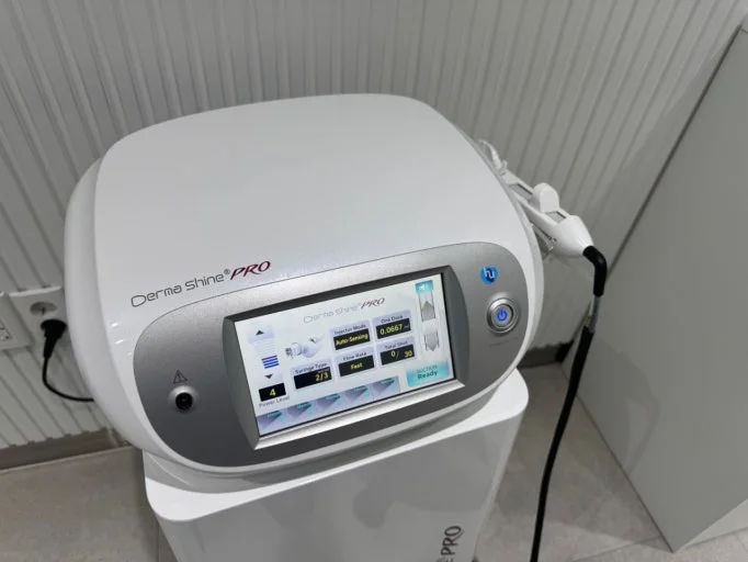 Rejuran injection device and syringe used in Korean dermatology clinic 2025, sterile medical equipment for safe treatment for foreigners
