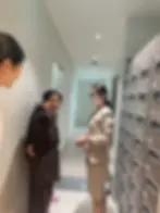 Interpreter helping foreign client at skin clinic