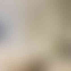 A clean and quiet first-stage recovery room for patients after treatment at a Korean clinic