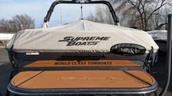 2018 Supreme Wake Surf Boat S226