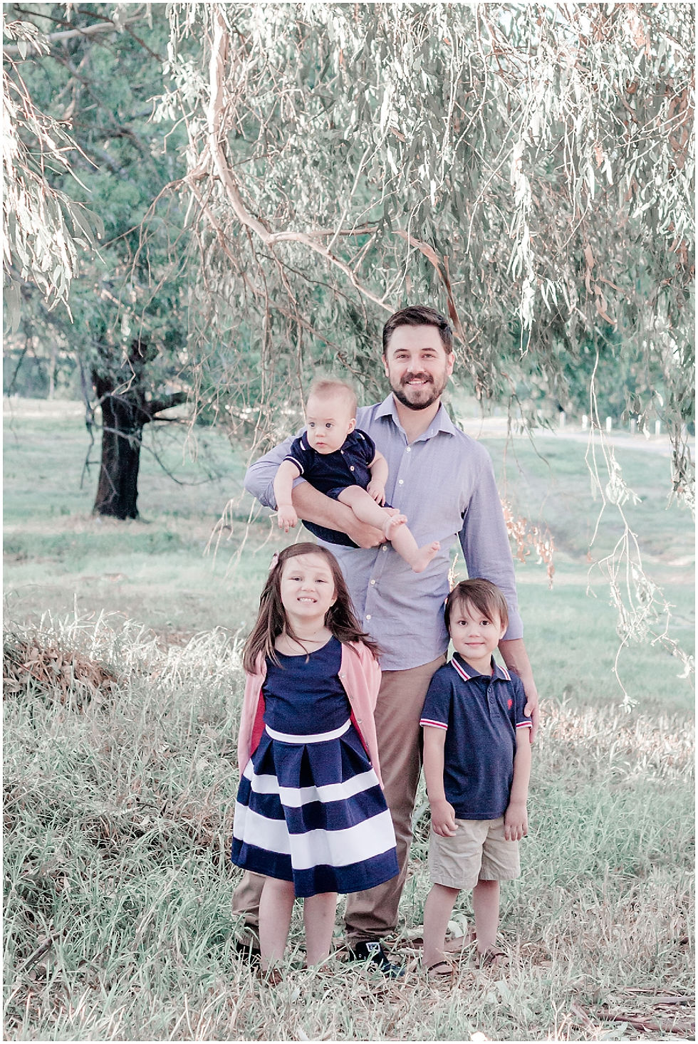 Daddy with his kids - Erin Michele Thomson - Dubbo Photographer