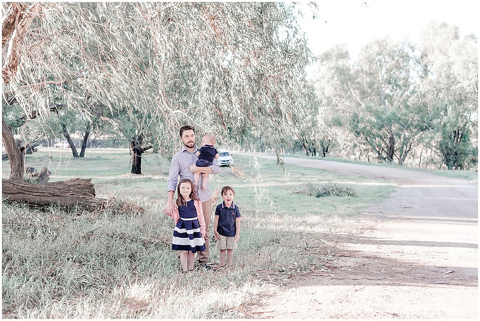 Daddy with his kids - Erin Michele Thomson - Dubbo Photographer