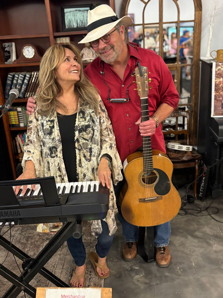 Lu & John Carpino, musicians also known as CarpiDiem.