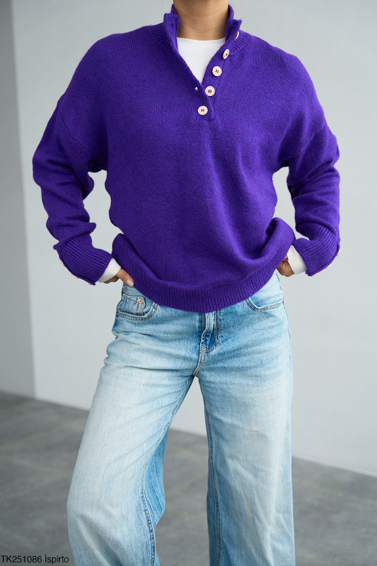 KADIN DÜĞMELİ KAZAK