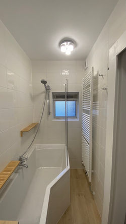 8626AA80-8360-4F1D-8A1E-E05963264F1C_1_105_c