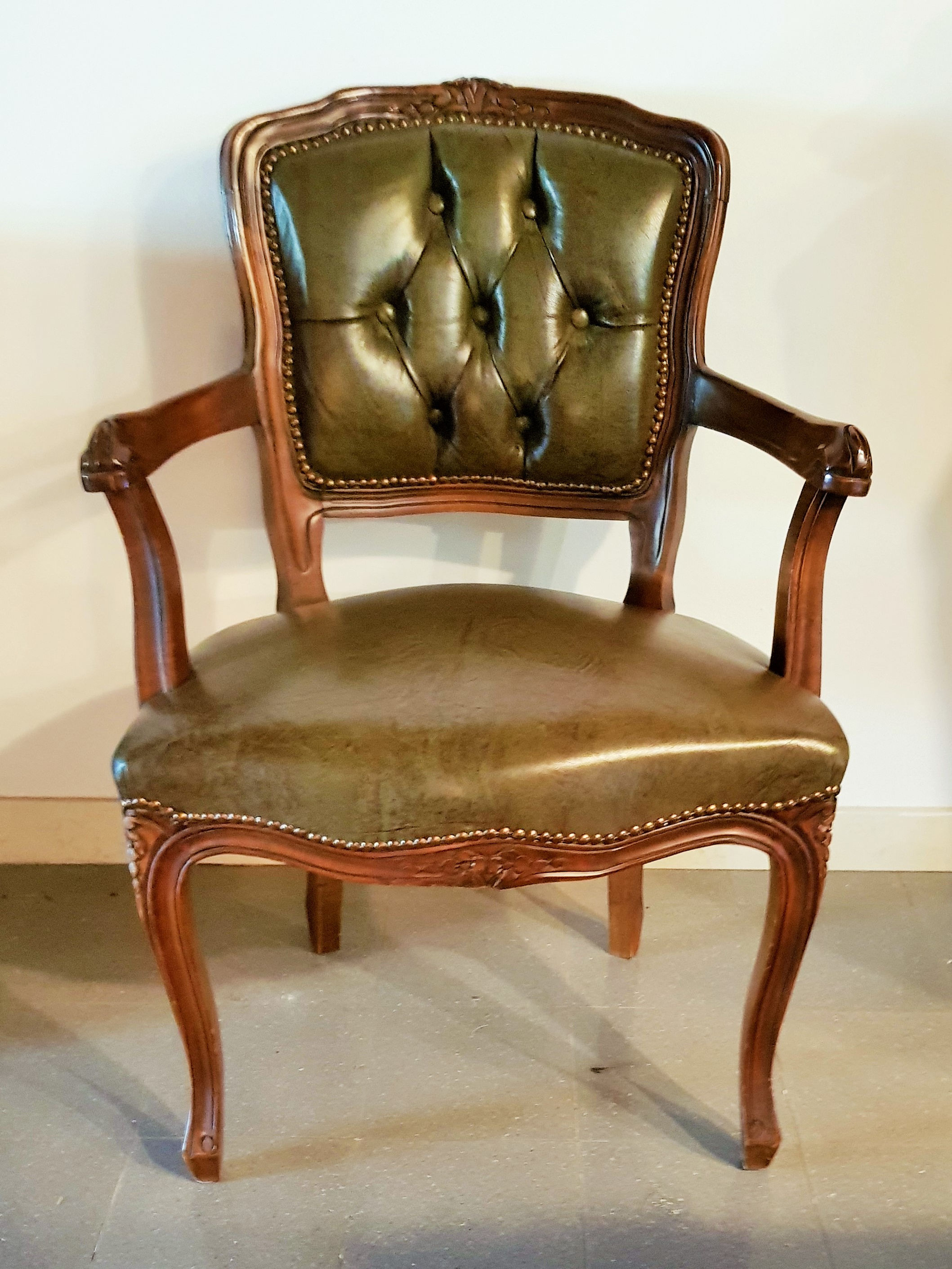 Quattro  sedie chesterfild