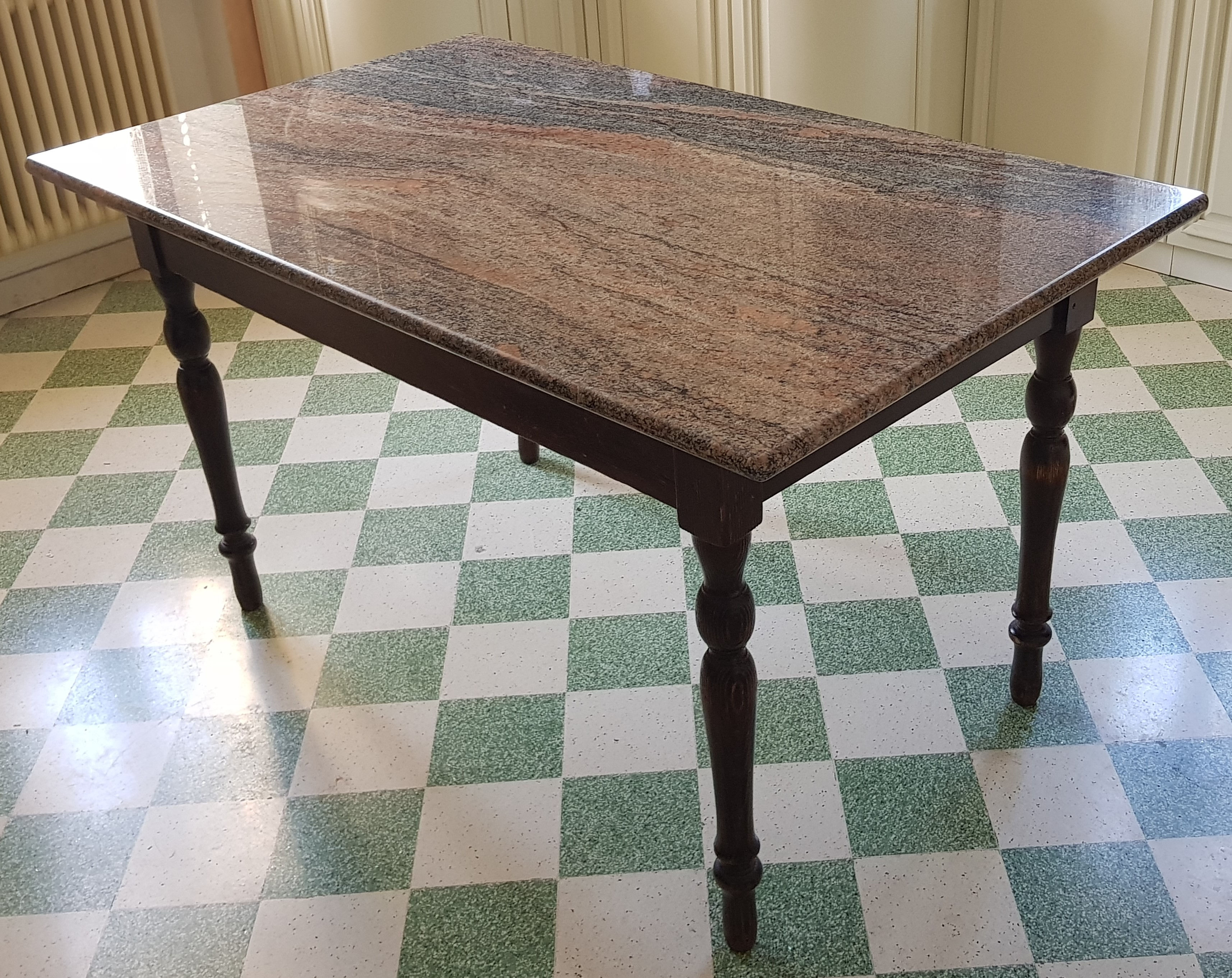 Tavolo '800 con granito