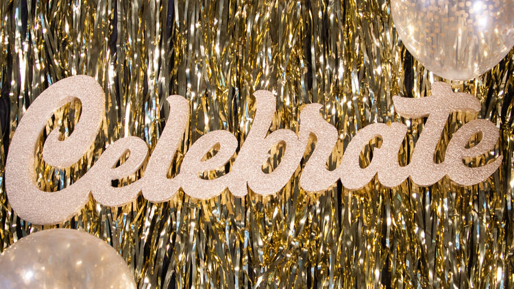 Letras en foami gigantes personalizadas – nombres, iniciales o frases. Ideales para quinceaños, bodas, bautizos y sesiones de fotos. 

