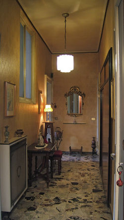 Vestibule first floor apartment
