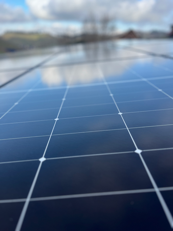 Photovoltaik Zellen auf Dach