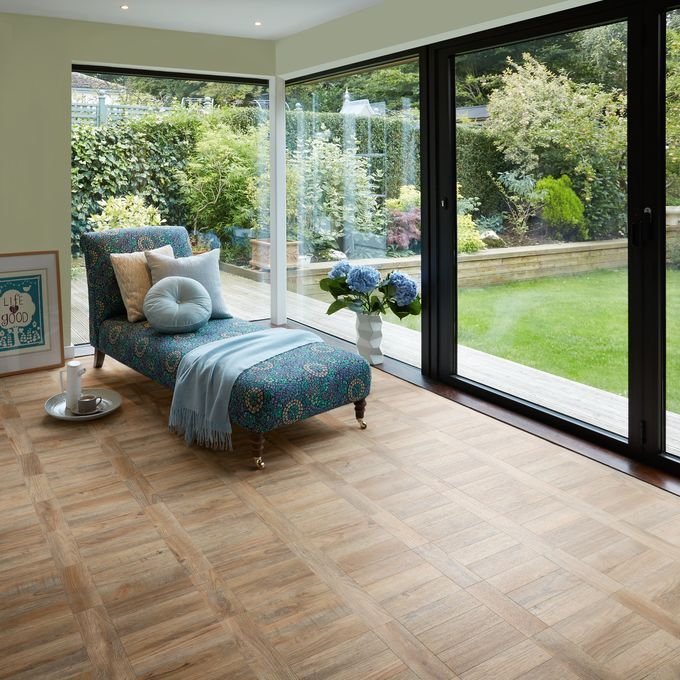 Camaro Cambridge Parquet in a living room