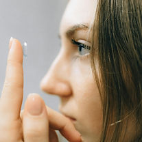 contact lens insertion