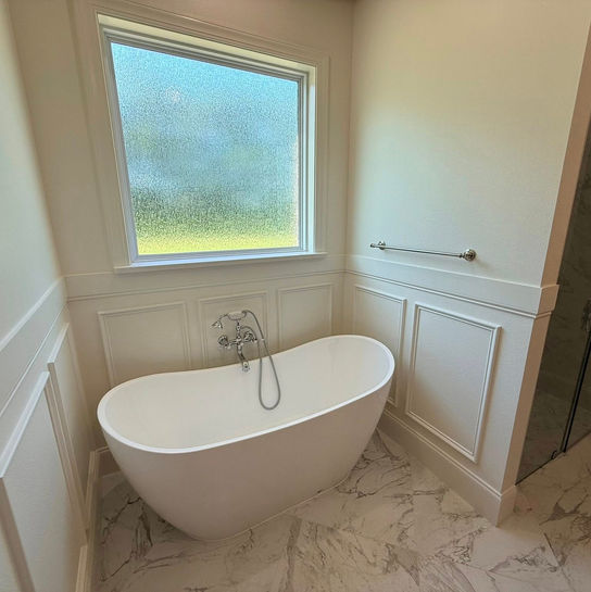 Freestanding tub in a modern bathroom