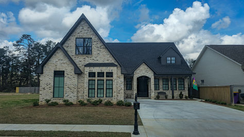 Brick vs Stone House: What’s Best for Louisiana Homes