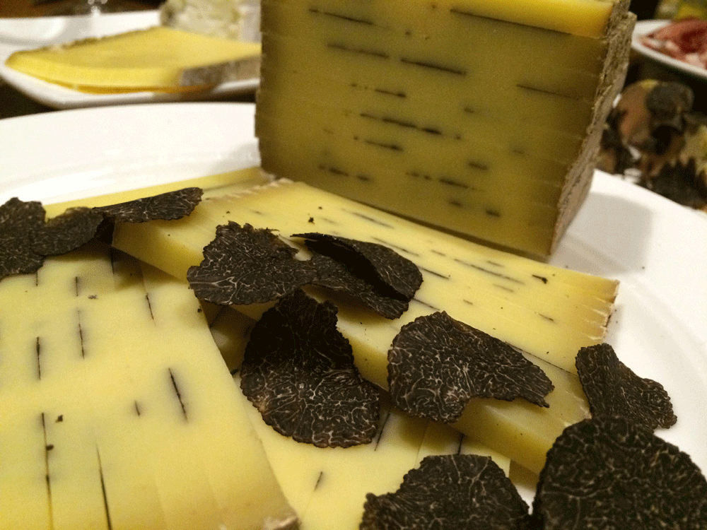 Fromage Comté truffé