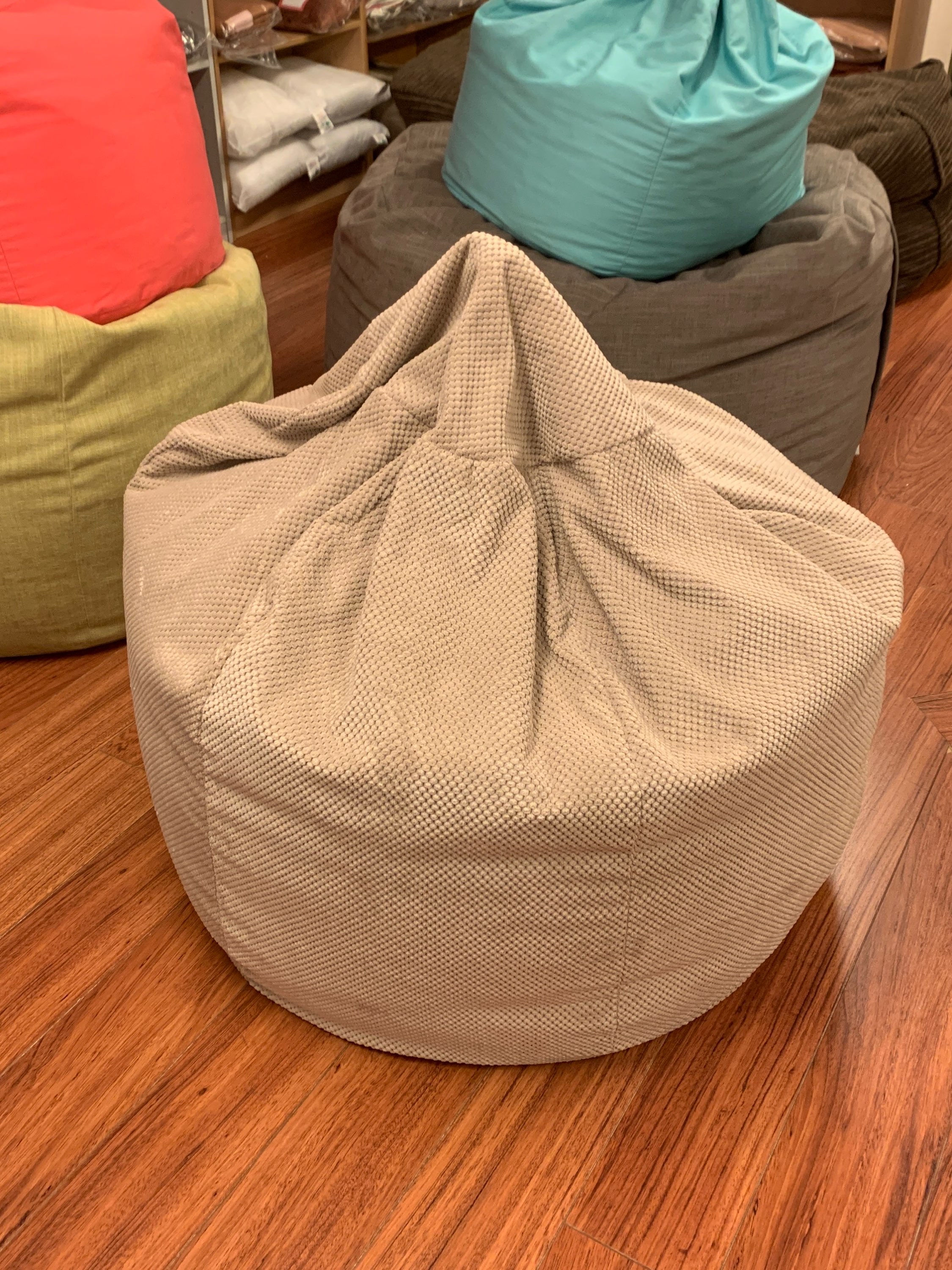 large pebble bean bag ivory & zipped lin