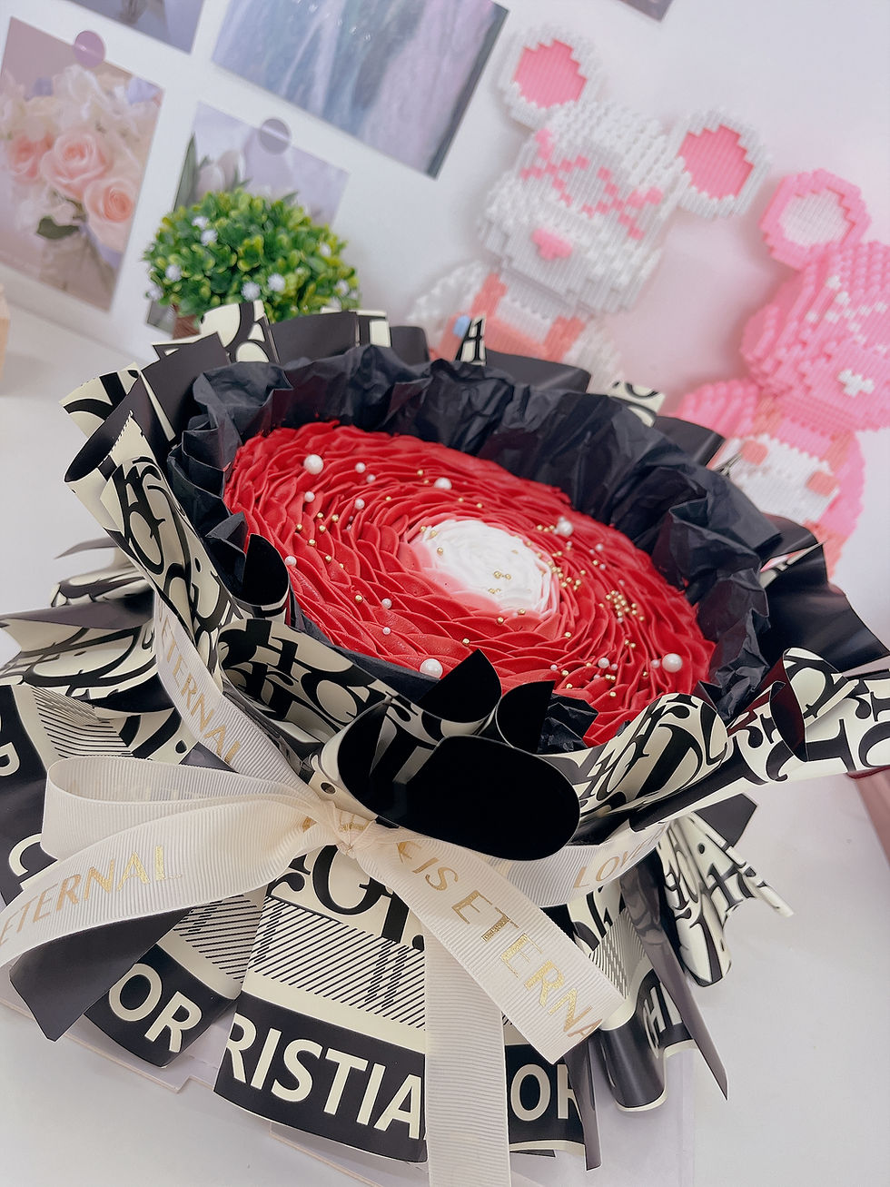 縮圖：8" Luxury Rose Bouquet Cake