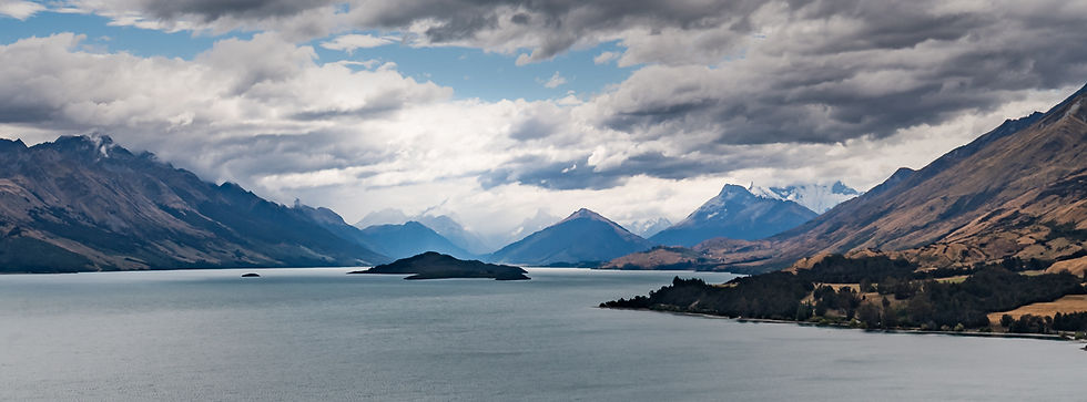 Photo of Lake Wakatipu and the Glenorchy mountains