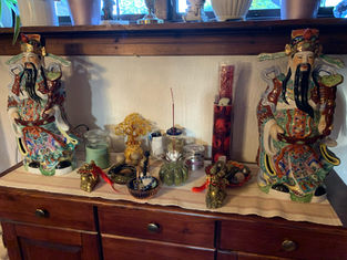 How to create your own altar at home base on Feng Shui