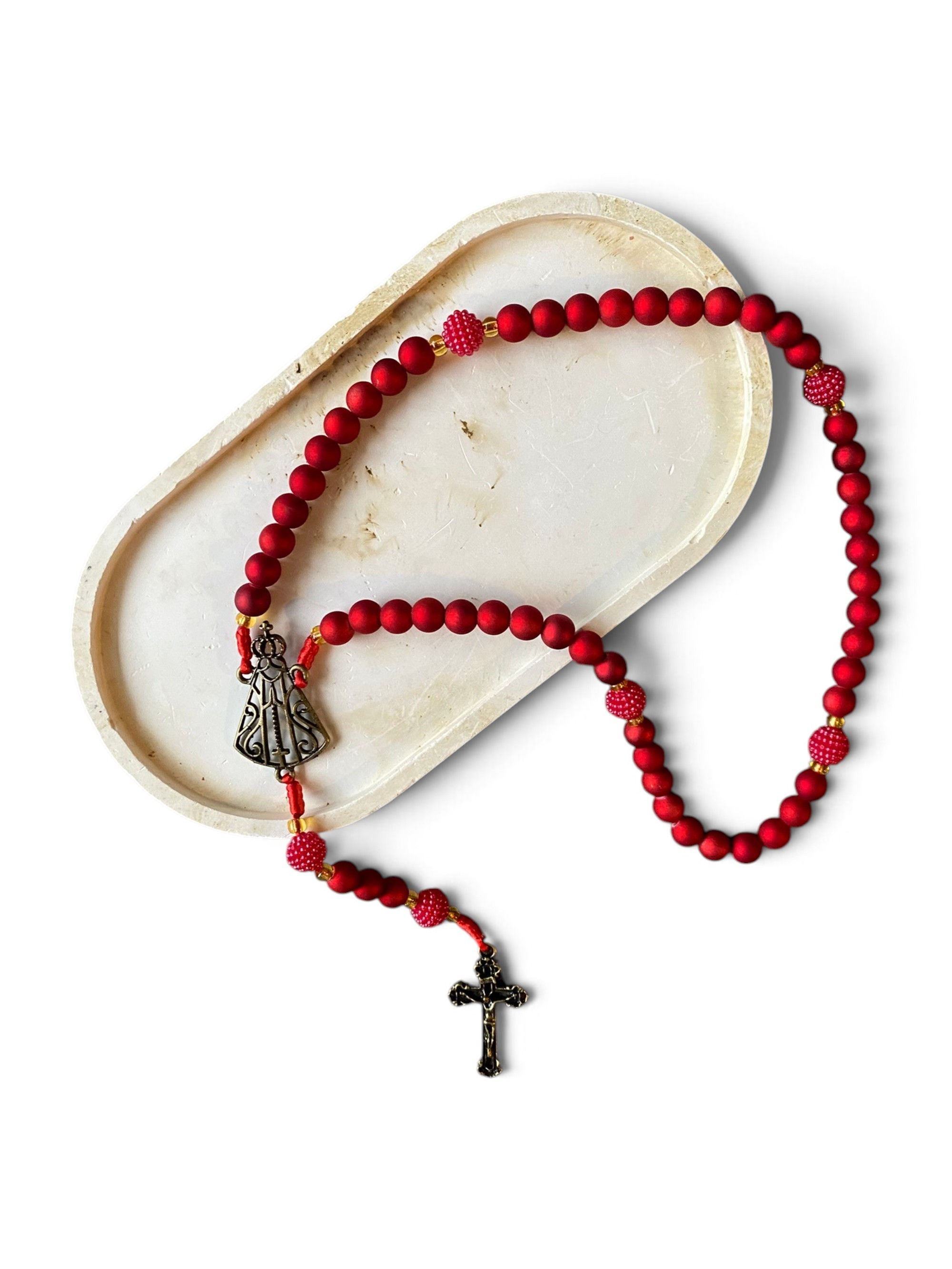 Terço Nossa Senhora Aparecida Vermelho - Miçangas Emborrachadas