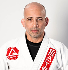 Prof%20Eduardo%20Carriello%20Photo_edited.jpg