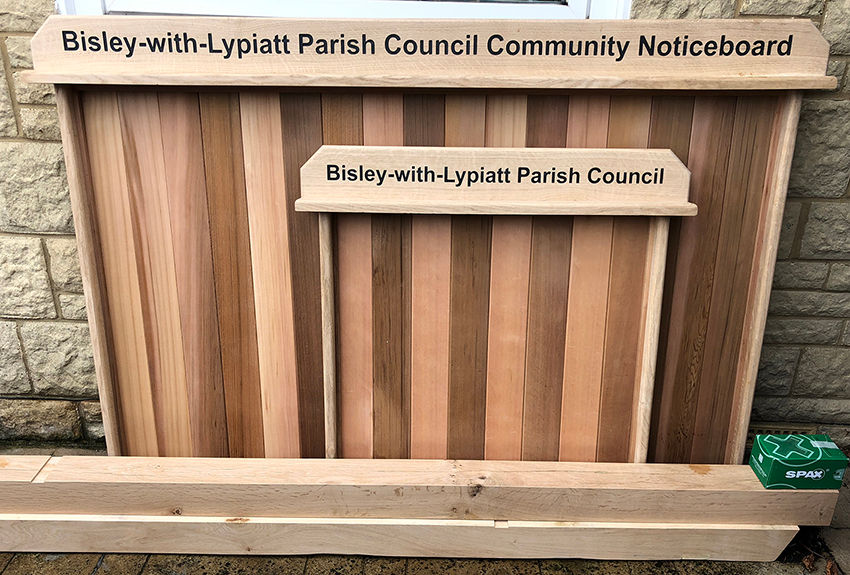 Cedar and oak open noticeboard