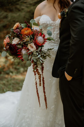 Port Washington Wisconsin wedding design by Indigo Moon Events
Milwaukee wedding planner reception setup Port Washington Wedding Coordinator Milwaukee Wedding Designer Saukville Wisconsin Abloom Farm