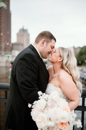 Milwaukee wedding design by Indigo Moon Events
Milwaukee wedding planner reception setup
Milwaukee wedding coordinator ceremony decorations