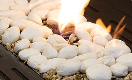 white-pebbles-and-gold-vermiculite.jp