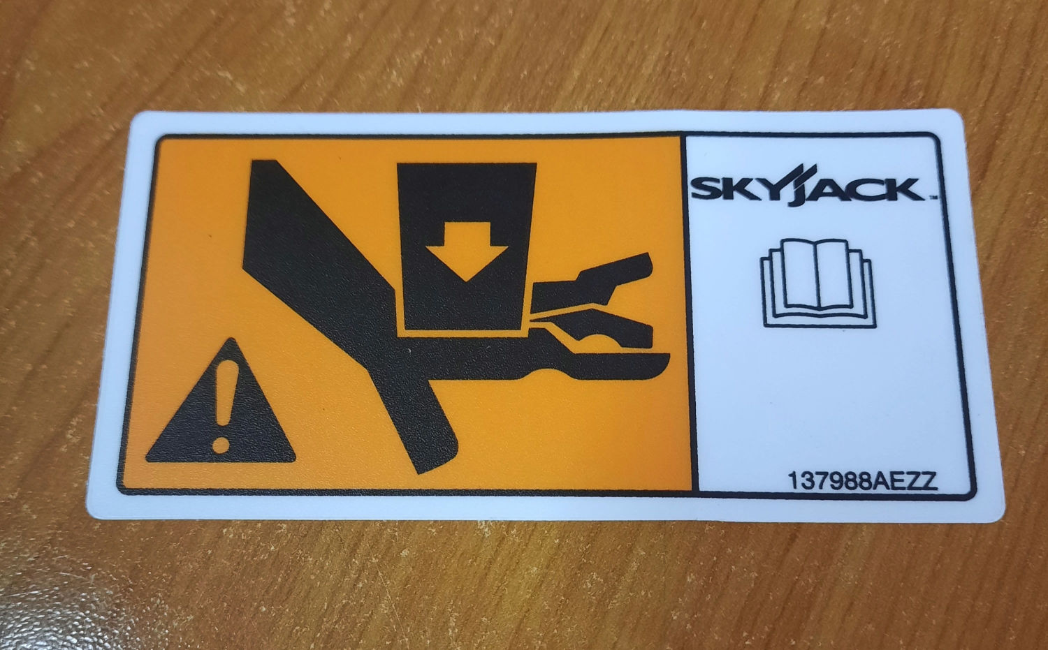 137988 Decal pinch point Skyjack