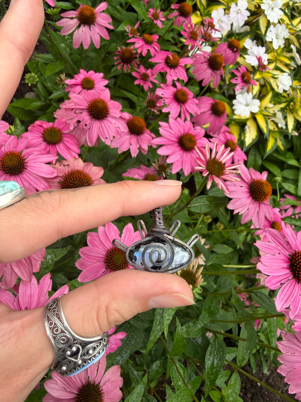 Thumbnail: Rainbow Moonstone eye pendant 