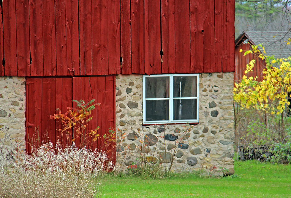 Barn along Rustic Road 61 in Outagmie County
