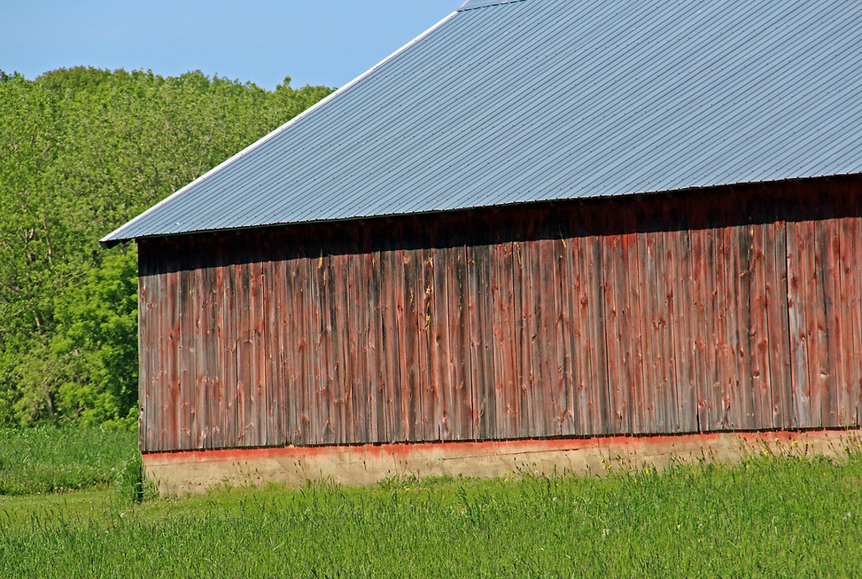 Barn along Rustic Road 89 in Dunn County