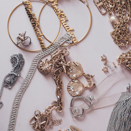 What Sets True Luxury Jewelry Apart in an Age of Fast Fashion Accessories