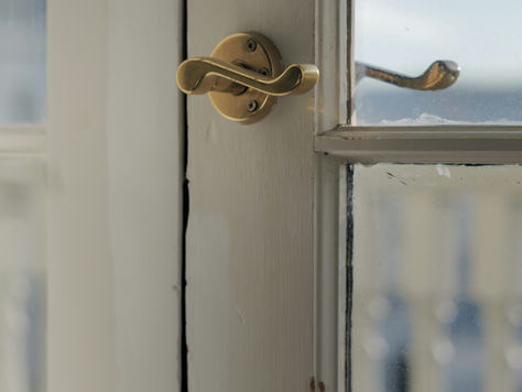 Why Brass Handles Age Better Than Most Modern Hardware Finishes