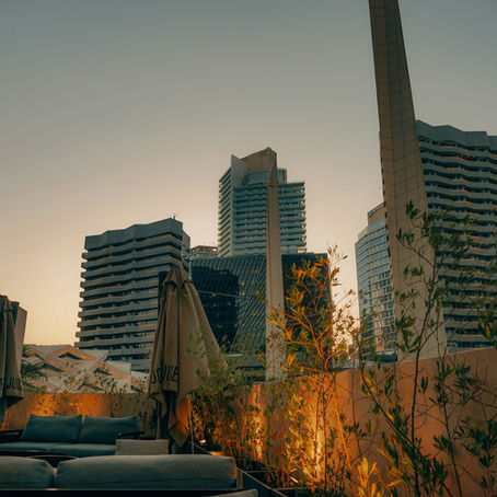 How Canadian Luxury Homes Handle the Smoking Terrace