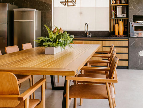 Which Dining Chair Style Is Right for You? A Guide to OROA’s Designer Collections