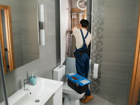 Emergency Plumber in Brisbane: How to Handle a Burst Pipe Without Panicking