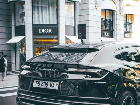 The New Language of Luxury Leisure: Finance, Digital Entertainment and the Art of Choice