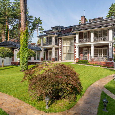 The Art of Strategic Home Staging for Premium Sales