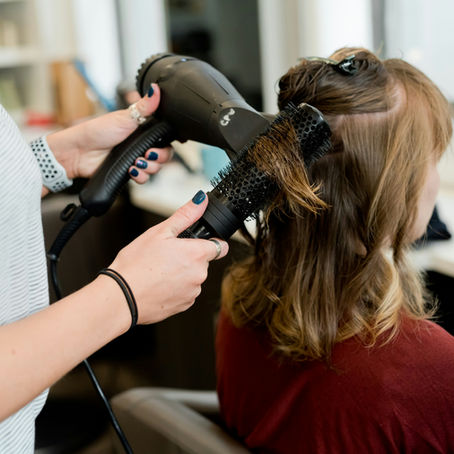 4 Must-Have Tools for Professional Hair Stylists