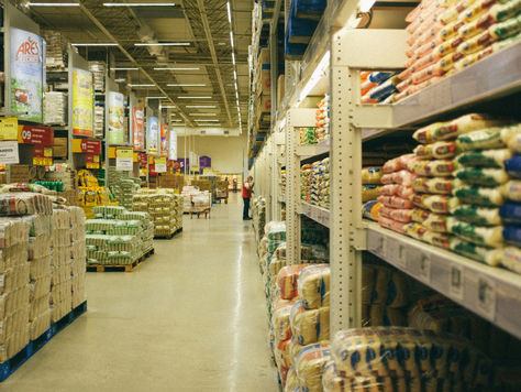 How Store Layouts Benefit from Modular Gondola Displays