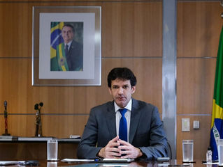 Ministro do Turismo apresenta ações da Pasta para os setores de hotelaria e de parques temáticos