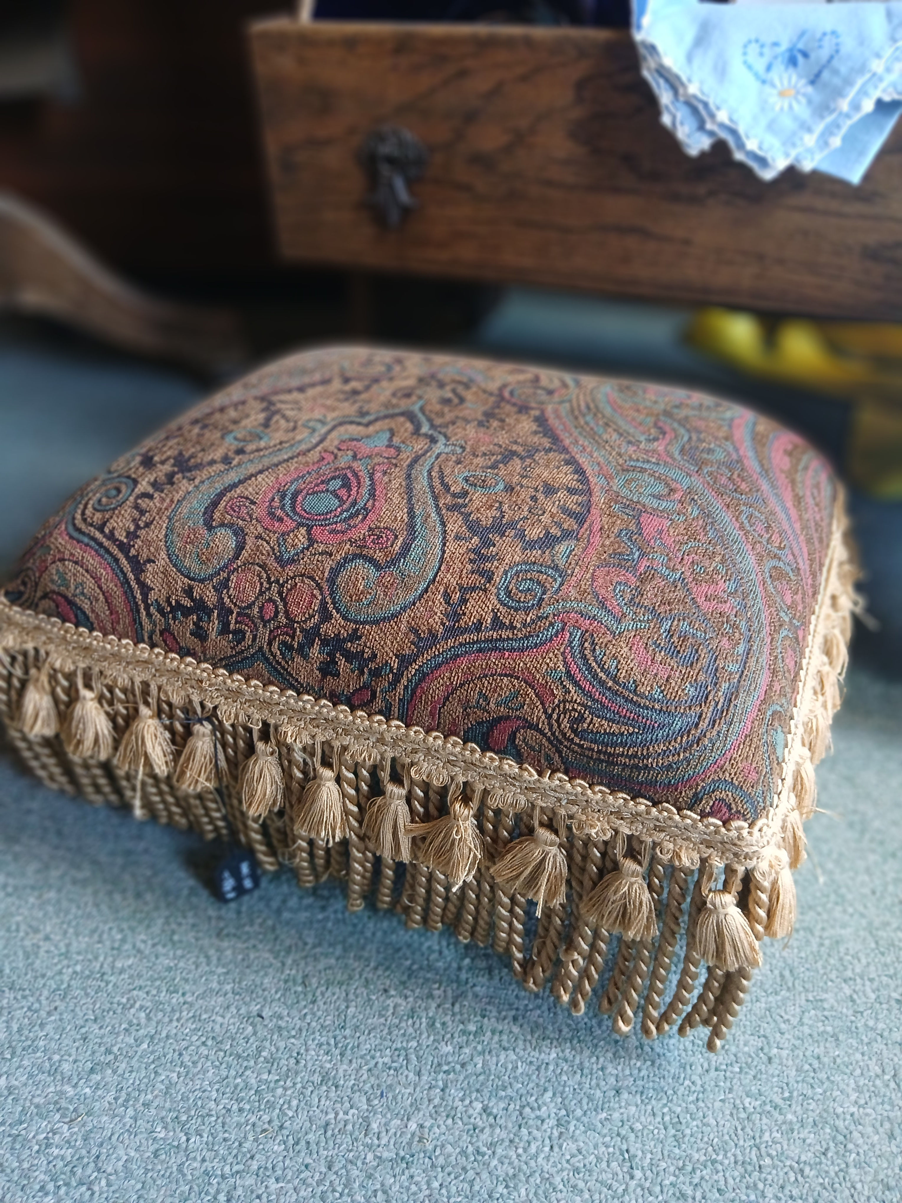 Tasselled Ottoman