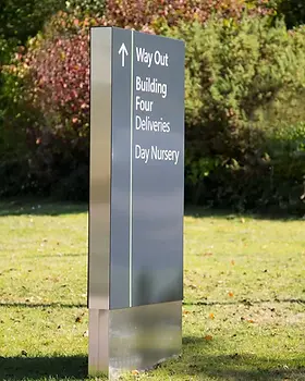 monolith_totem_exterior_signage_signs_wayfinding_signbox_e_11zon.webp