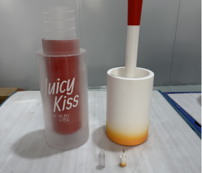When a brand wants to make a bold statement, sometimes the best way is to go big—really big. For RUBY VIBE, we transformed their iconic "Juicy Kiss" lip gloss into a jaw-dropping, 1.5-meter-tall acrylic display prop. This isn't just a marketing gimmick; it's a feat of engineering and craftsmanship designed to stop crowds in their tracks. Let's pull back the curtain on how we brought this giant beauty product to life.
