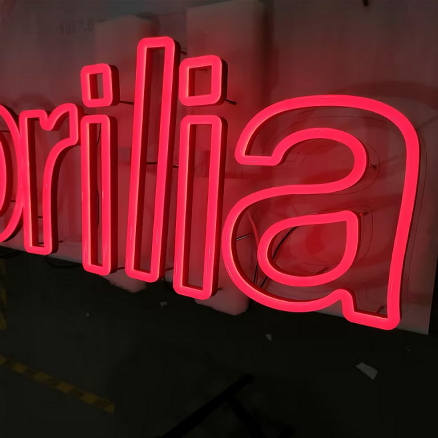 Specialdesignede akryl neonskilte til butikker