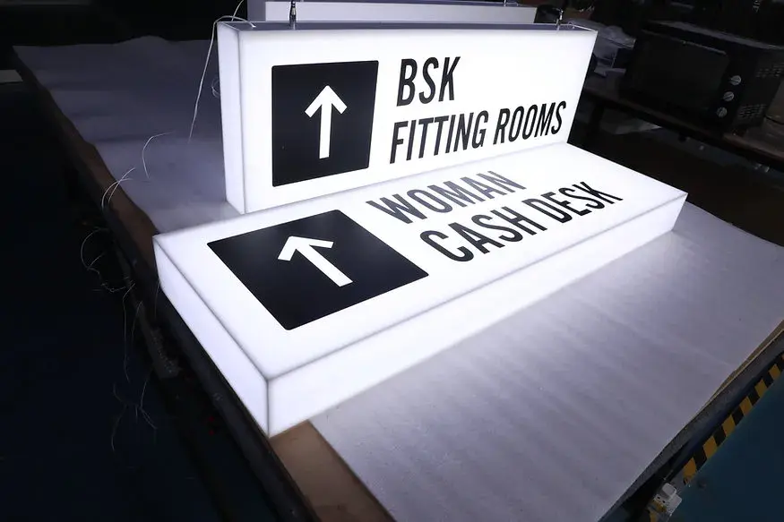 Thumbnail: Waterproof Solid Acrylic Blade Sign Full Lit Acrylic Light Box