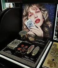 Makeup-Display-Stand
